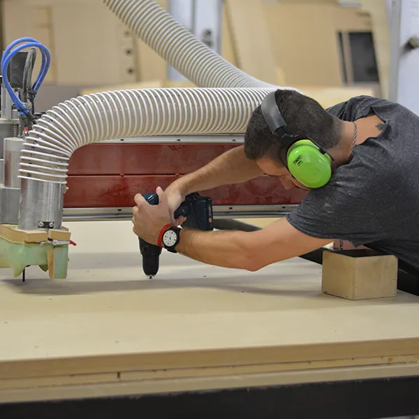 Corte de estructura con CNC en la fábrica Brera